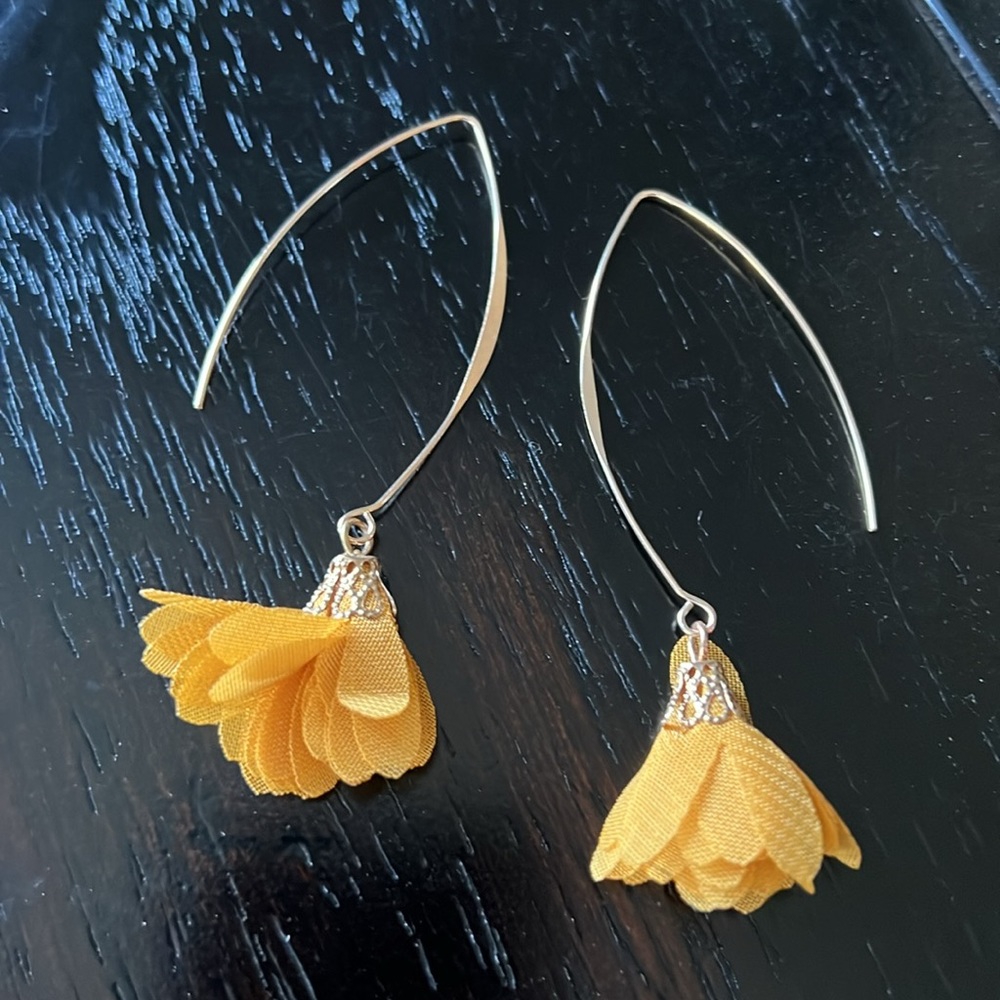 Fabric flower threader style earrings-NWT